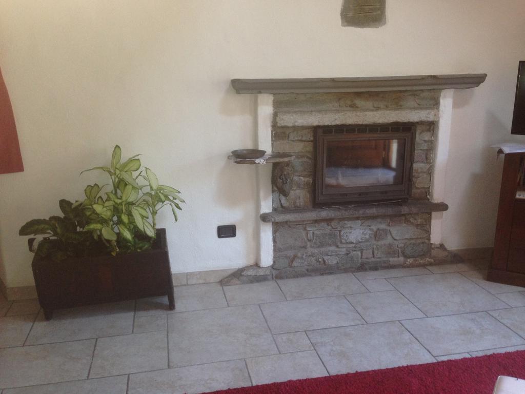 Maison Des Challant Challand Saint Victor Εξωτερικό φωτογραφία