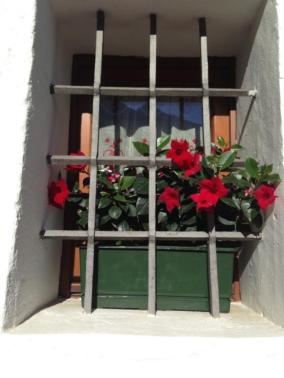 Maison Des Challant Challand Saint Victor Εξωτερικό φωτογραφία