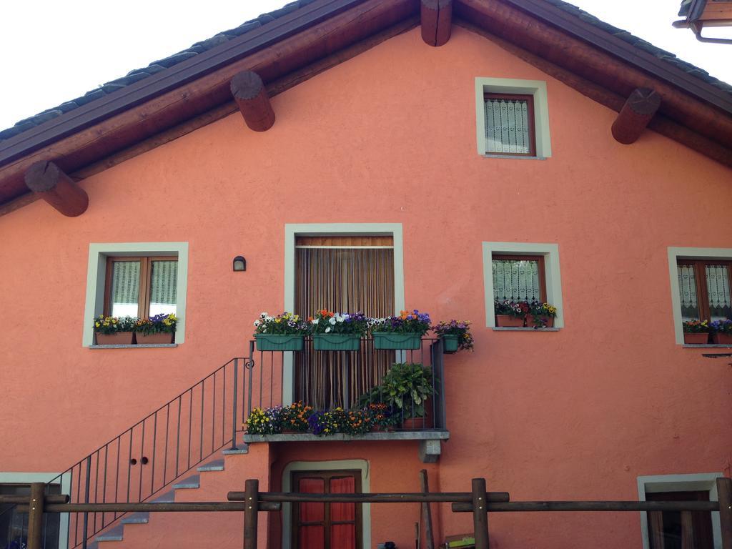 Maison Des Challant Challand Saint Victor Εξωτερικό φωτογραφία