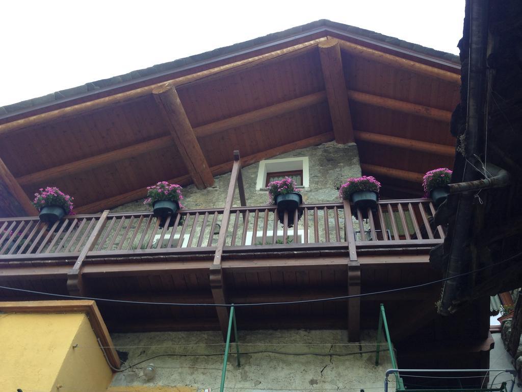 Maison Des Challant Challand Saint Victor Εξωτερικό φωτογραφία