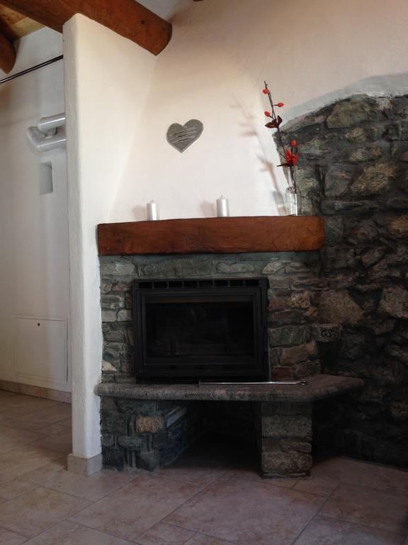Maison Des Challant Challand Saint Victor Εξωτερικό φωτογραφία