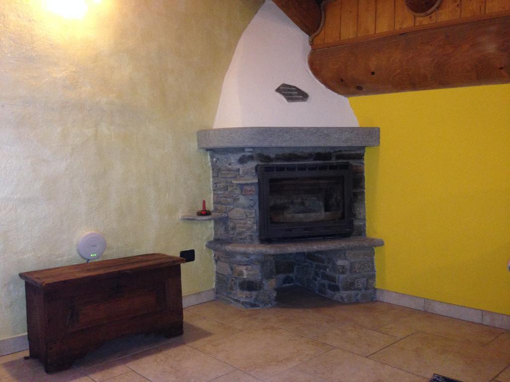 Maison Des Challant Challand Saint Victor Εξωτερικό φωτογραφία